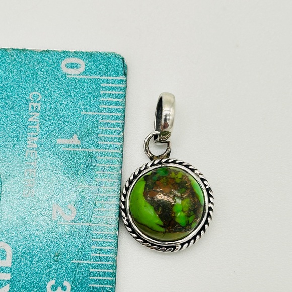 Green Turquoise Pendant; 925 Sterling Silver - Picture 3 of 5